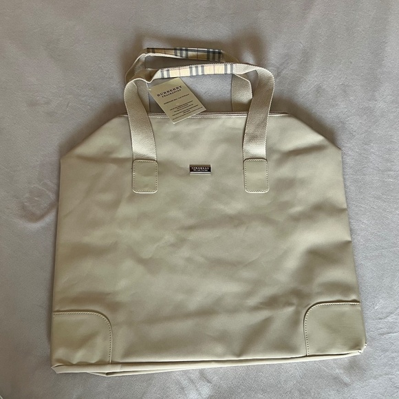 New Burberry Overnight Bag / Tote - Picture 1 of 10